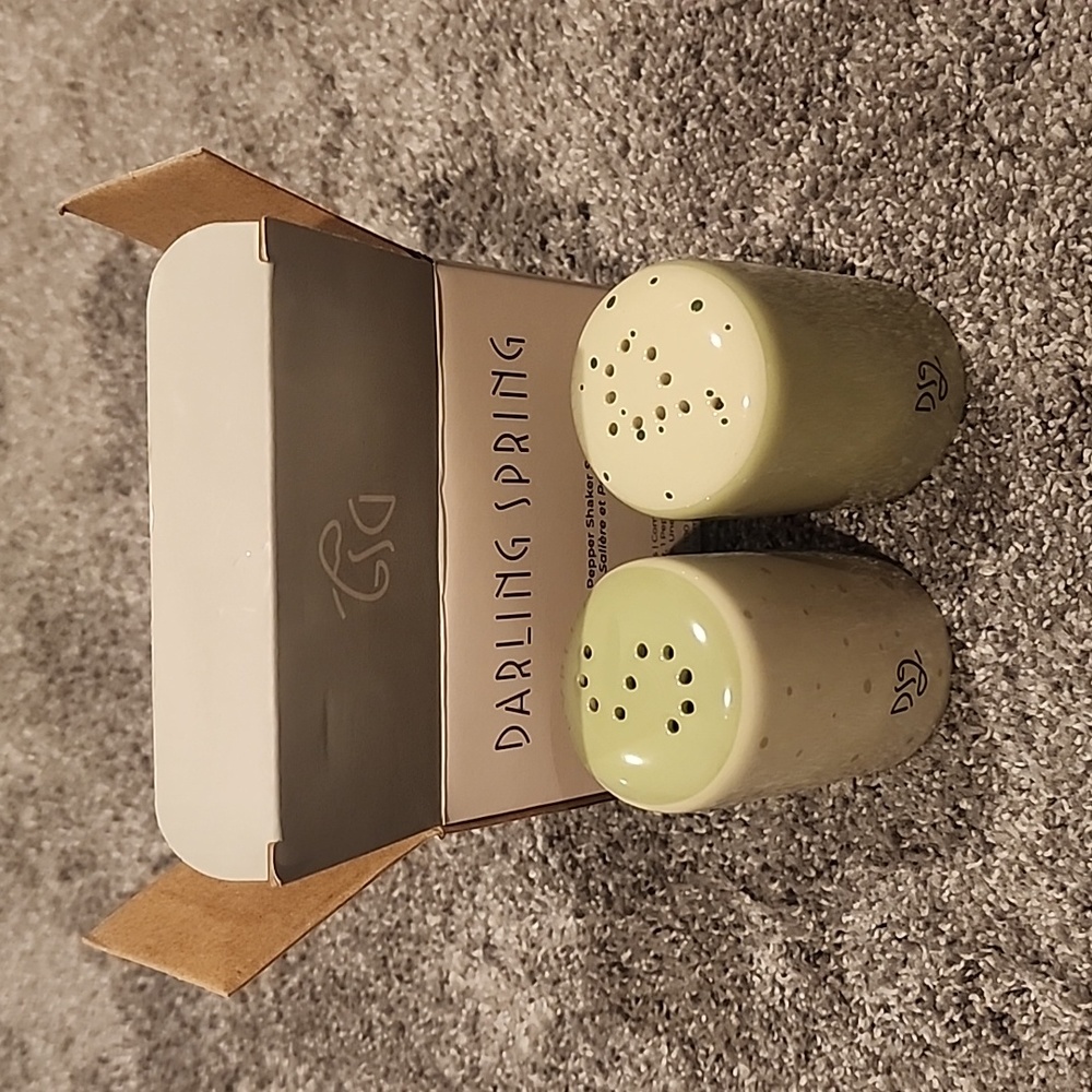 Darling Spring Salt and Pepper shaker